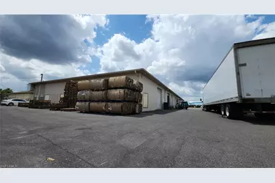 1242 Market Cir #B9, Port Charlotte, FL 33953 - Photo 7