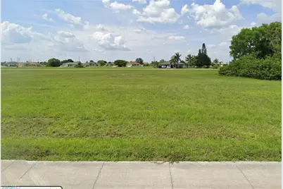 1717 Diplomat Pkwy E, Cape Coral, FL 33909 - Photo 1