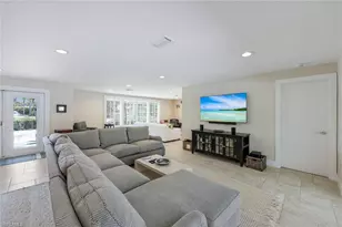 725 Old Trail Dr, Naples, FL 34103 - Photo 5