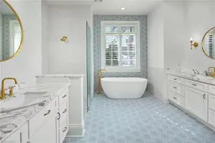 375 Wedge Dr, Naples, FL 34103 - Photo 19