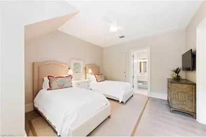 500 3rd Ave N, Naples, FL 34102 - Photo 13