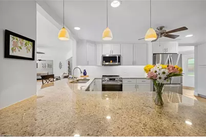 636 Park Shore Dr, Naples, FL 34103 - Photo 5