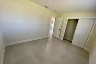 4052 Bayshore Dr, Naples, FL 34112 - Photo 19