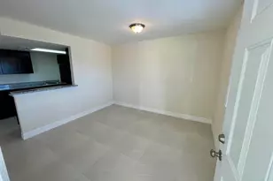 4052 Bayshore Dr, Naples, FL 34112 - Photo 3