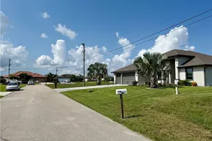 1118 SW 19th Ave, Cape Coral, FL 33991 - Photo 7