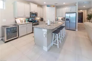 16366 Barclay Ct, Naples, FL 34110 - Photo 7