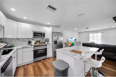 14260 McGregor Blvd, Fort Myers, FL 33919 - Photo 9