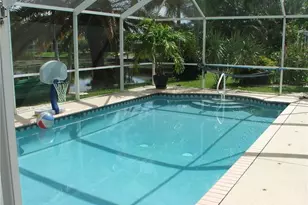 613 SE 21st St, Cape Coral, FL 33990 - Photo 9