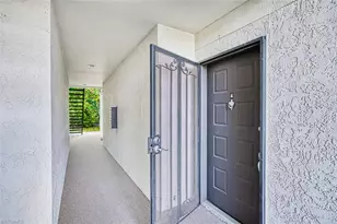 8061 S Woods Cir, Fort Myers, FL 33919 - Photo 5