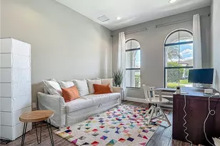 4524 Tamarind Way, Naples, FL 34119 - Photo 3