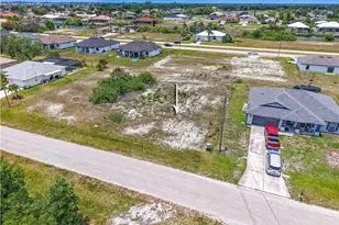 1206 NE 9th Ave, Cape Coral, FL 33909 - Photo 3