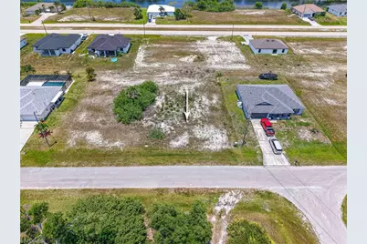 1206 NE 9th Ave, Cape Coral, FL 33909 - Photo 5