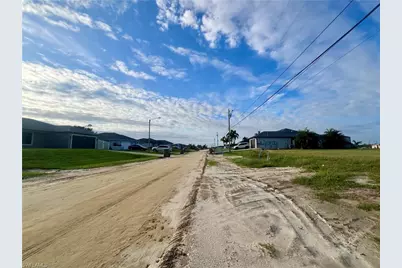 1424 NE 9th Ave, Cape Coral, FL 33909 - Photo 3