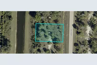 905 Foxdale Ave, Lehigh Acres, FL 33974 - Photo 1