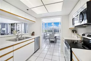 5550 Heron Point Dr, Naples, FL 34108 - Photo 5