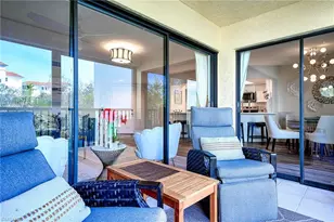 586 Beachwalk Cir, Naples, FL 34108 - Photo 23