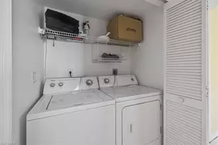 9652 Windsor Gardens Ln, Fort Myers, FL 33919 - Photo 21