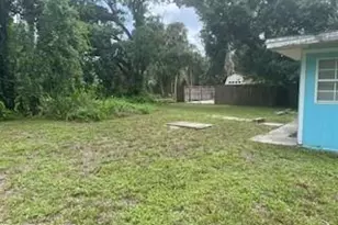 537 State St, North Fort Myers, FL 33903 - Photo 7