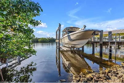 3254 Lakeview Dr, Naples, FL 34112 - Photo 21