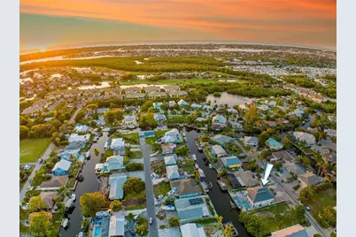 2736 Gulfview Dr, Naples, FL 34112 - Photo 29