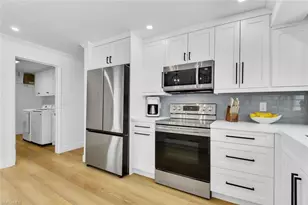 740 Park Shore Dr, Naples, FL 34103 - Photo 9