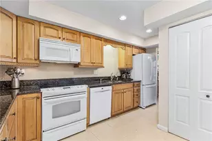 4406 Foremast Ct, Fort Myers, FL 33919 - Photo 9