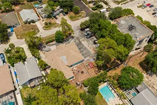 860 102nd Ave N, Naples, FL 34108 - Photo 5