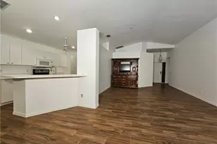 15258 Cricket Ln, Fort Myers, FL 33919 - Photo 9