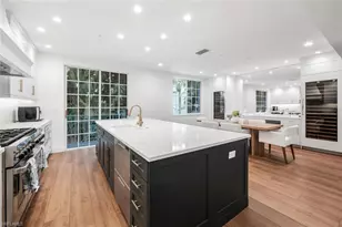 888 10th St S, Naples, FL 34102 - Photo 13