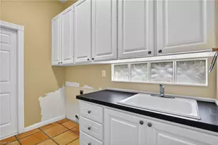 5902 Bermuda Ln, Naples, FL 34119 - Photo 27