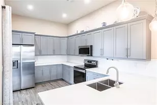 1314 NE 9th Ave, Cape Coral, FL 33909 - Photo 11