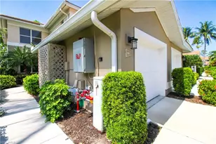 817 Carrick Bend Cir, Naples, FL 34110 - Photo 7