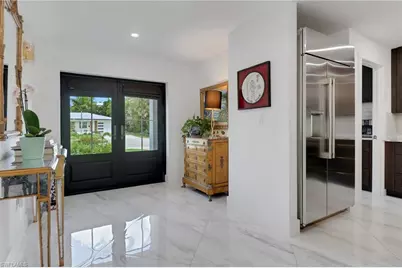 1262 10th St N, Naples, FL 34102 - Photo 5