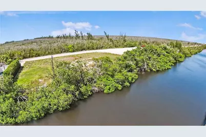 2807 Cussell Dr, Saint James City, FL 33956 - Photo 3