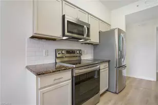 7925 Preserve Cir, Naples, FL 34119 - Photo 23