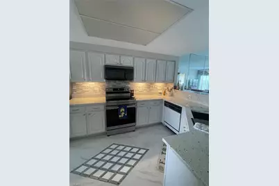 13105 Vanderbilt Dr #808, Naples, FL 34110 - Photo 9