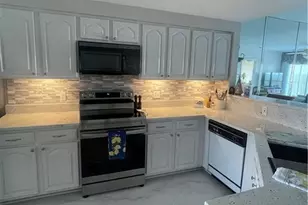 13105 Vanderbilt Dr, Naples, FL 34110 - Photo 9