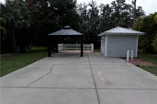 5850 Maplewood Ct, Fort Myers, FL 33905 - Photo 7