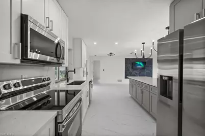 2285 SE 28th St, Cape Coral, FL 33904 - Photo 3