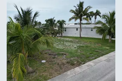 11271 Azalea Ln, Fort Myers Beach, FL 33931 - Photo 3