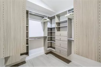 914 Marble Dr, Naples, FL 34104 - Photo 17