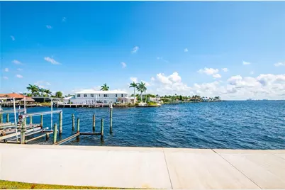 4015 SE 20th Pl #301, Cape Coral, FL 33904 - Photo 13