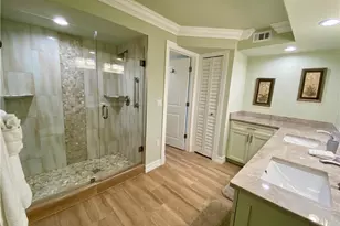 10851 Gulf Shore Dr, Naples, FL 34108 - Photo 17