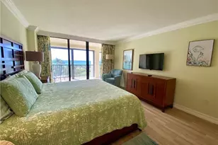 10851 Gulf Shore Dr, Naples, FL 34108 - Photo 13