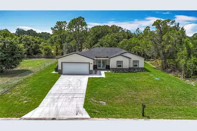 912 Anthony St E, Lehigh Acres, FL 33974 - Photo 23