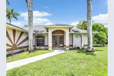 305 SE 16th Pl, Cape Coral, FL 33990 - Photo 5