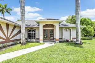 305 SE 16th Pl, Cape Coral, FL 33990 - Photo 5