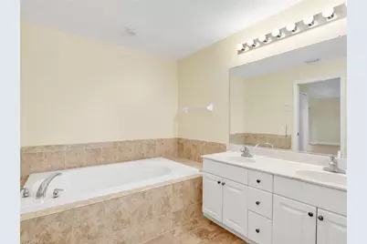 305 SE 16th Pl, Cape Coral, FL 33990 - Photo 17