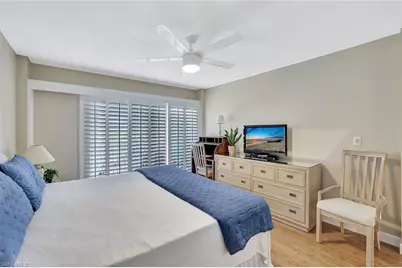1300 Gulf Shore Blvd N #410, Naples, FL 34102 - Photo 13