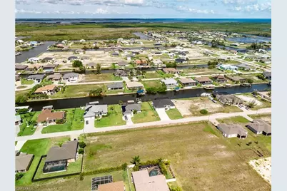 1431 NW 38th Pl, Cape Coral, FL 33993 - Photo 3